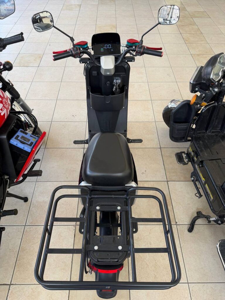 photo 5917825735840173619 y