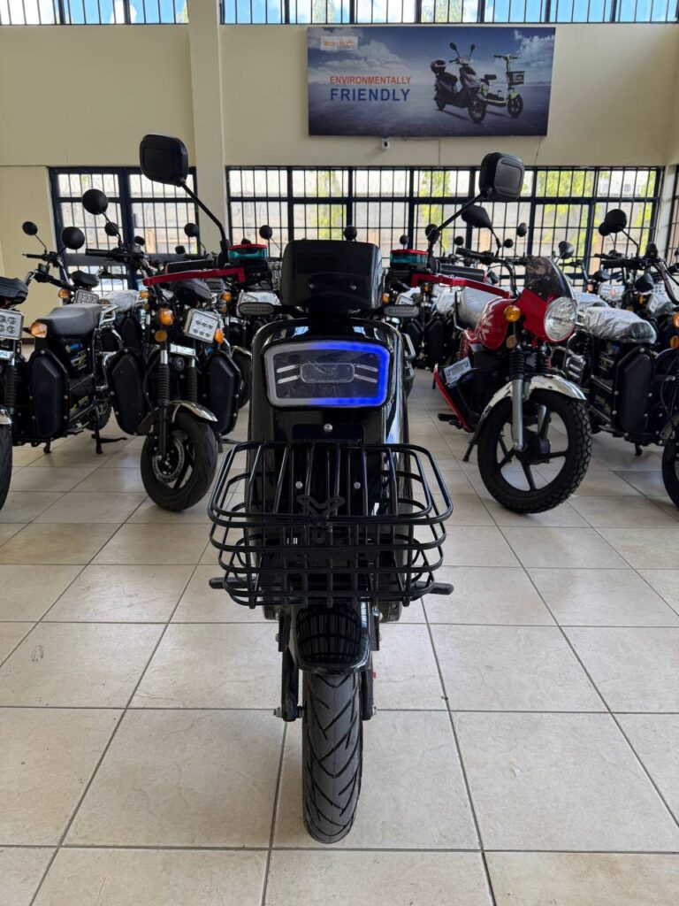 photo 5917825735840173620 y